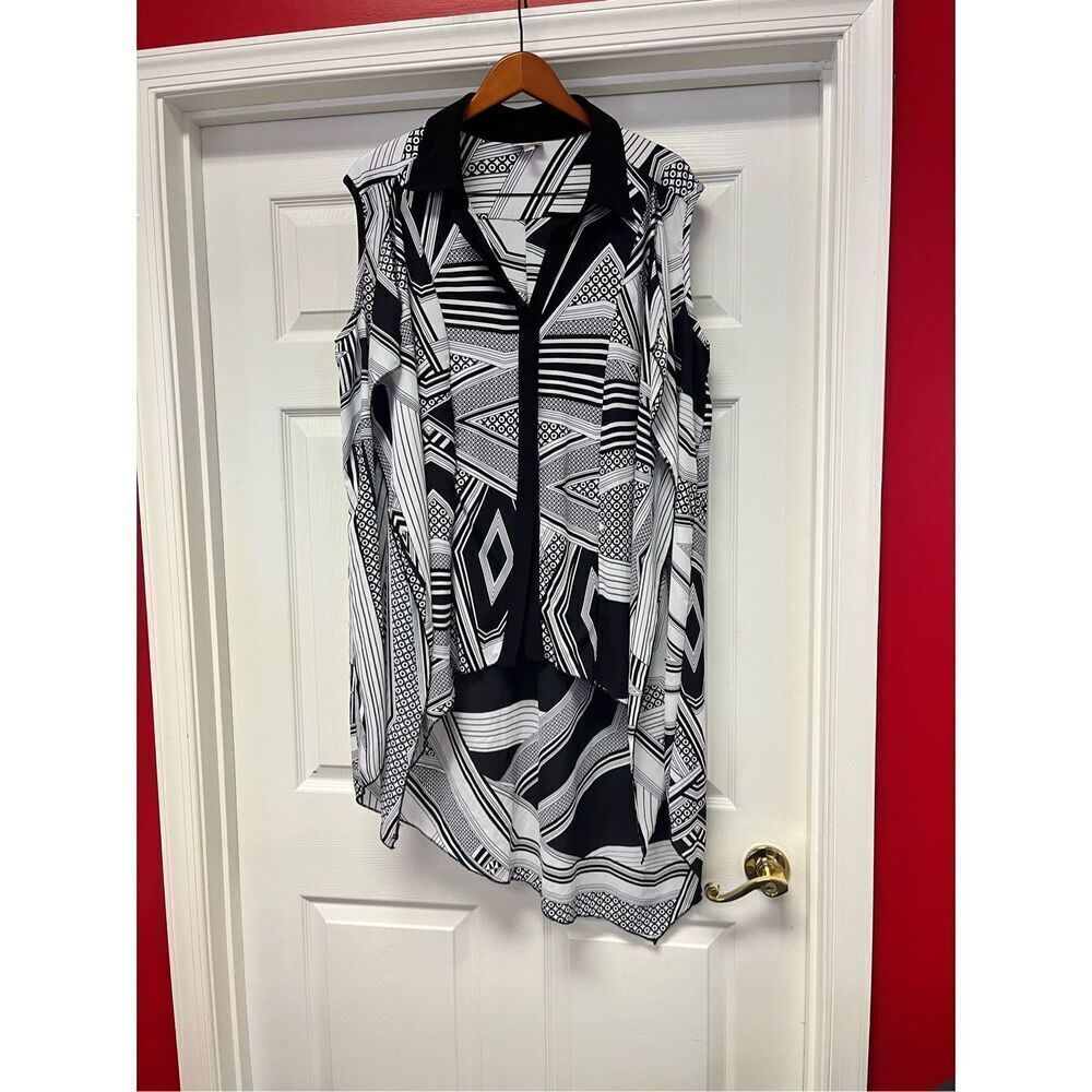 Avenue Black & White Geometric Assymetrical Button Down Duster Top sz 22/24 NWOT